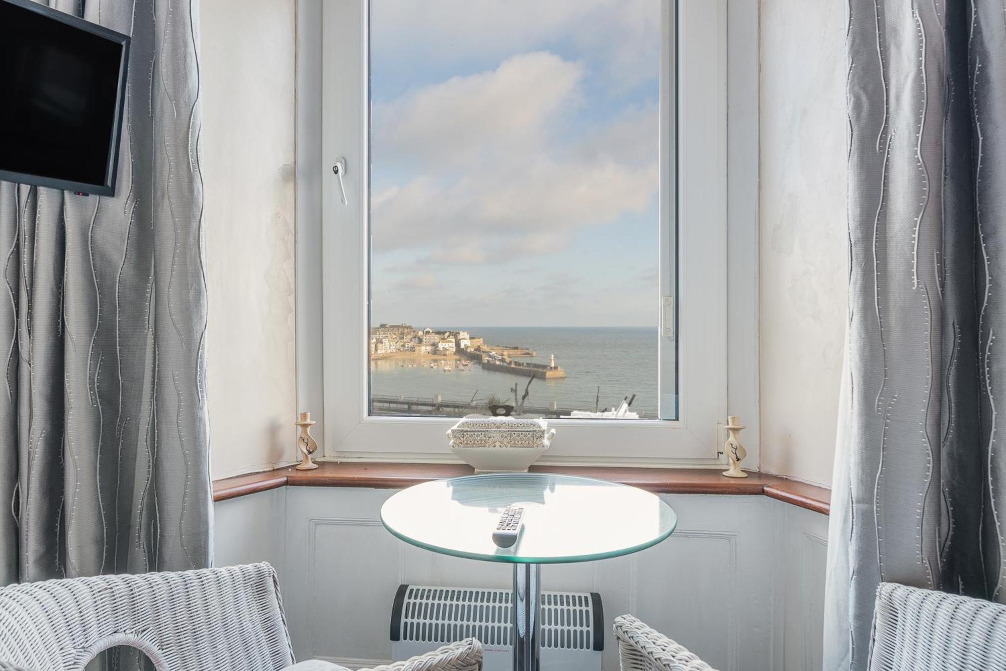 Golden Hind Bed & Breakfast 3*